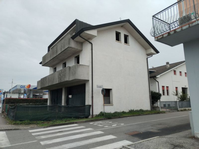 (Per INFO Monica 3482688677) Nel cuore di Vigodarzere, in una posizione centrale e strategica, pr...