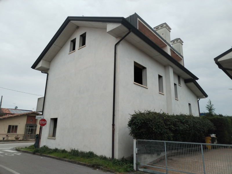 (Per INFO Monica 3482688677) Nel cuore di Vigodarzere, in una posizione centrale e strategica, pr...
