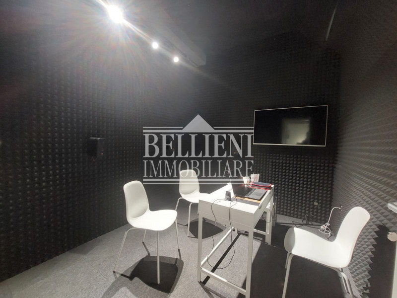 VIA VERONA- in posizione strategica e dalla grande visibilità, proponiamo in locazione un negozio...