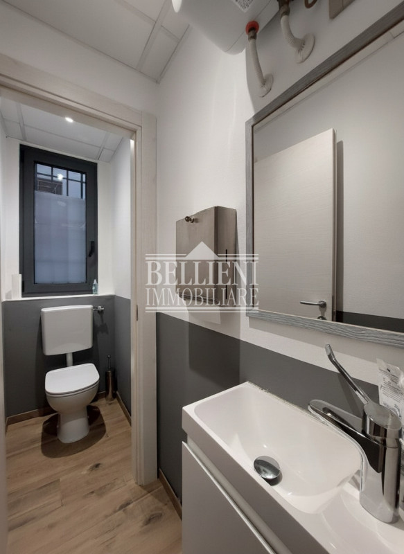 VIA VERONA- in posizione strategica e dalla grande visibilità, proponiamo in locazione un negozio...