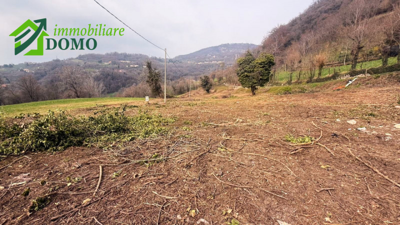 Cornedo Vicentino: terreno edificabile in posizione panoramica a 5 minuti dal centro, con possibi...