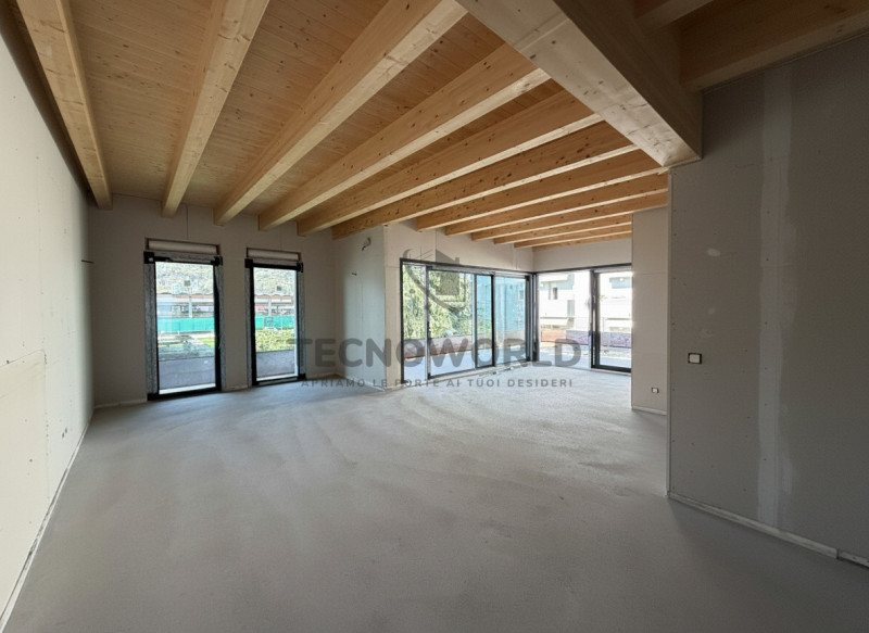 Scopri il tuo nuovo rifugio nel cuore di Isola Vicentina! 

Proponiamo in vendita un Attico esclu...