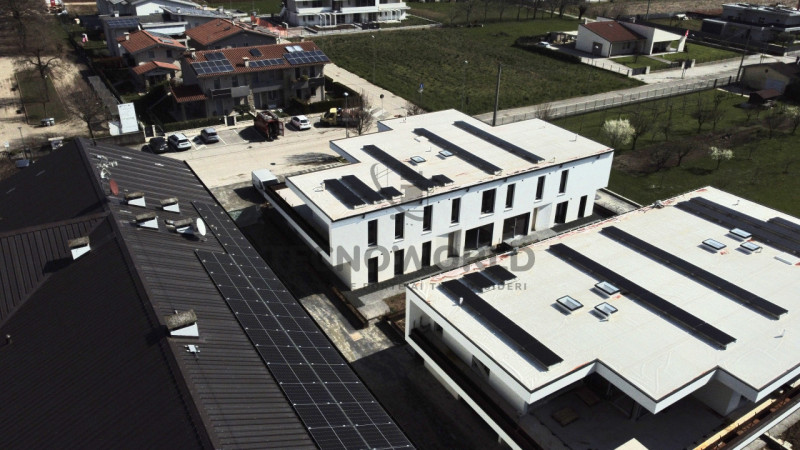 Scopri il tuo nuovo rifugio nel cuore di Isola Vicentina! 

Proponiamo in vendita un Attico esclu...