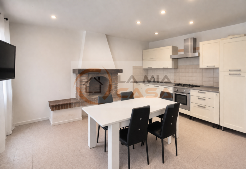 Polverara - proponiamo abitazione a schiera di testa da ristrutturare con ampio giardino privato ...