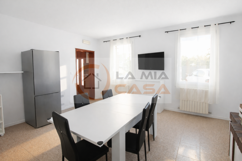 Polverara - proponiamo abitazione a schiera di testa da ristrutturare con ampio giardino privato ...