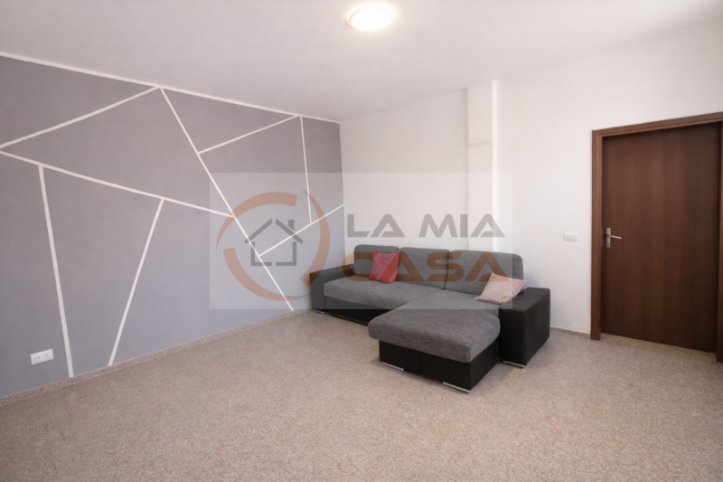 Polverara - proponiamo abitazione a schiera di testa da ristrutturare con ampio giardino privato ...