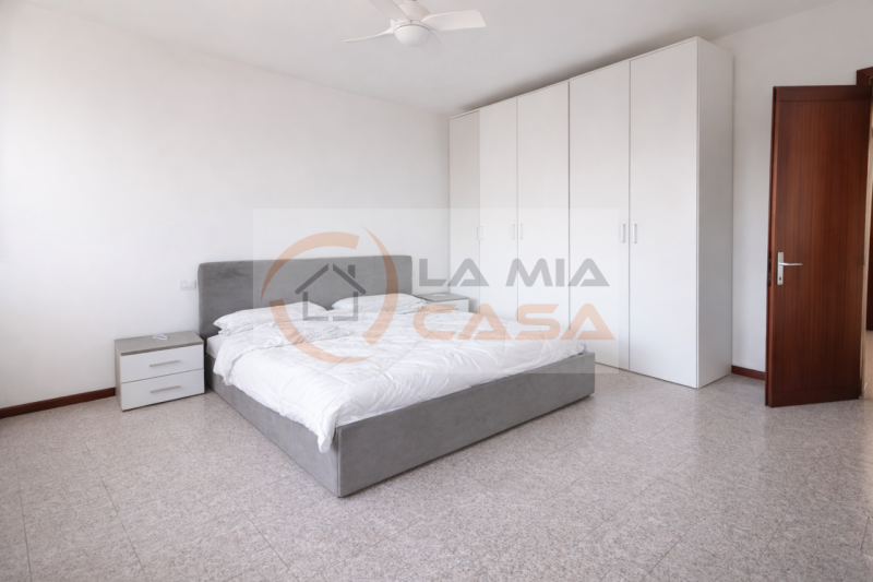 Polverara - proponiamo abitazione a schiera di testa da ristrutturare con ampio giardino privato ...