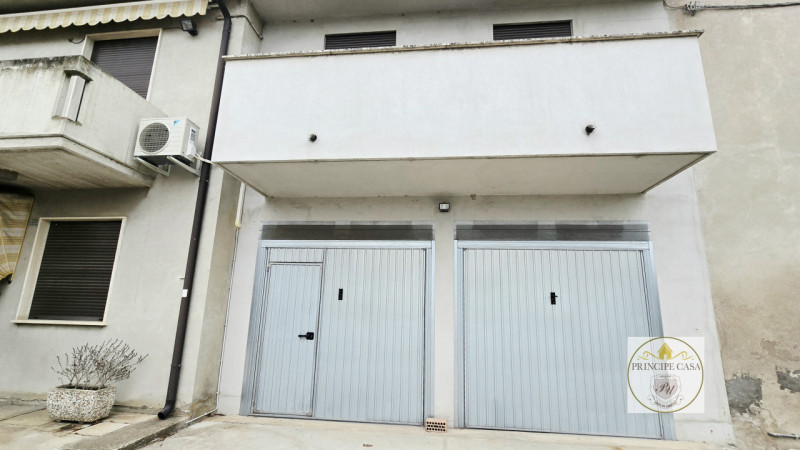 Proponiamo in vendita casa accostata su due livelli, inserita in una tranquilla corte di campagna...