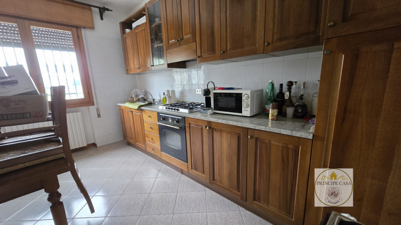 Proponiamo in vendita casa accostata su due livelli, inserita in una tranquilla corte di campagna...