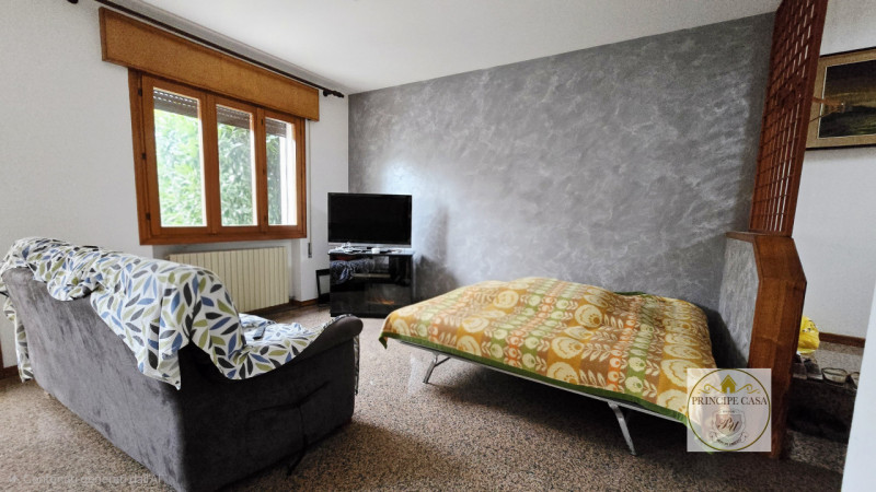 Proponiamo in vendita casa accostata su due livelli, inserita in una tranquilla corte di campagna...