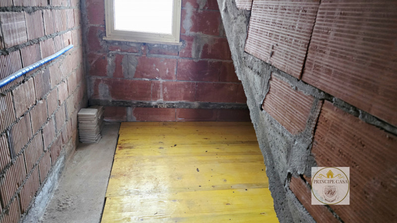 Proponiamo in vendita casa accostata su due livelli, inserita in una tranquilla corte di campagna...