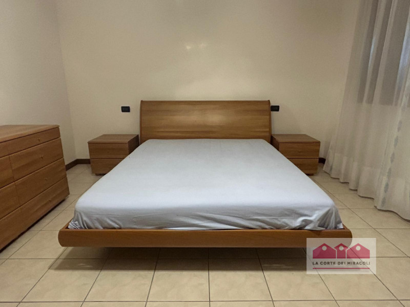 COSTABISSARA: PORZIONE CENTRALE DI CASA A SCHIERA COMPOSTA DA SOGGIORNO, SALA DA PRANZO, CAMERA M...