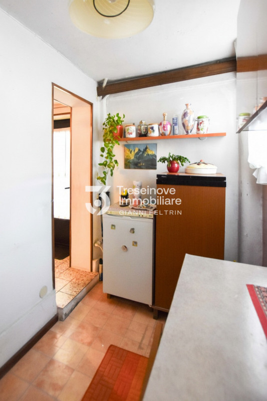 (Per INFO Feltrin ing. Gianni 3288349492) Proponiamo in vendita casa singola su due livelli a Tre...