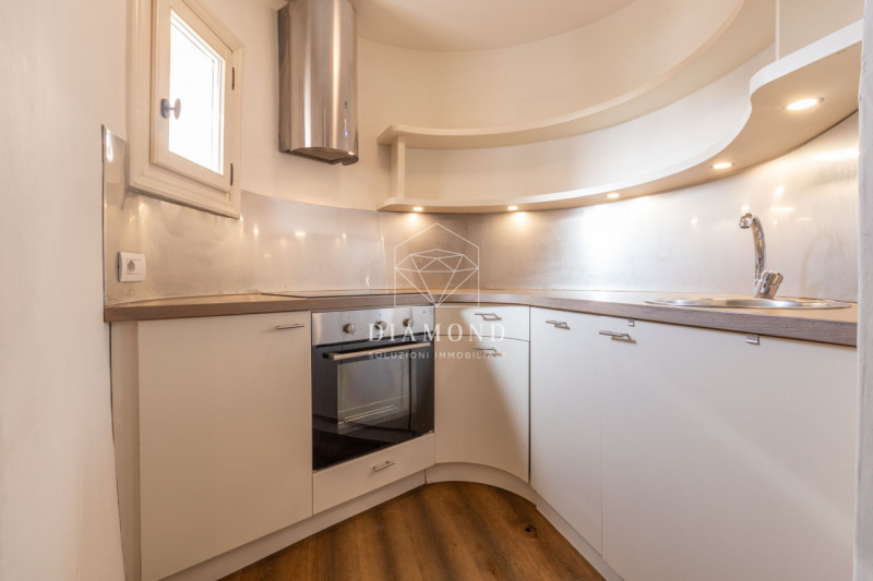 DISPONBIILE DA SUBITO.

Falzè di Trevignano: spazioso mini appartamento al piano primo con ascens...