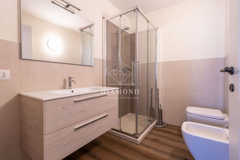 DISPONBIILE DA SUBITO.

Falzè di Trevignano: spazioso mini appartamento al piano primo con ascens...