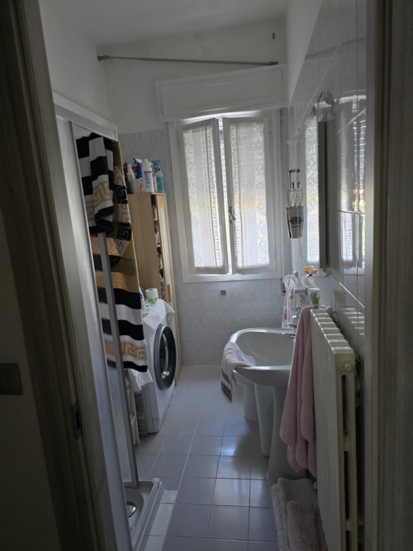 In vendita un affascinante appartamento situato nel centro di Battaglia Terme, una località rinom...