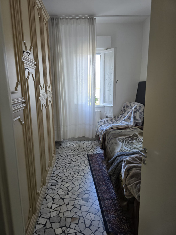 In vendita un affascinante appartamento situato nel centro di Battaglia Terme, una località rinom...