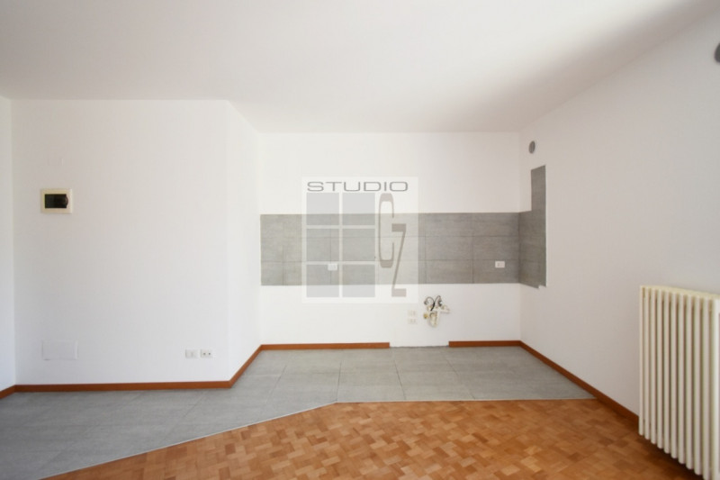 Proponiamo appartamento all'ultimo piano in centro a Loreggia!

Caratterizza l'abitazione la sple...