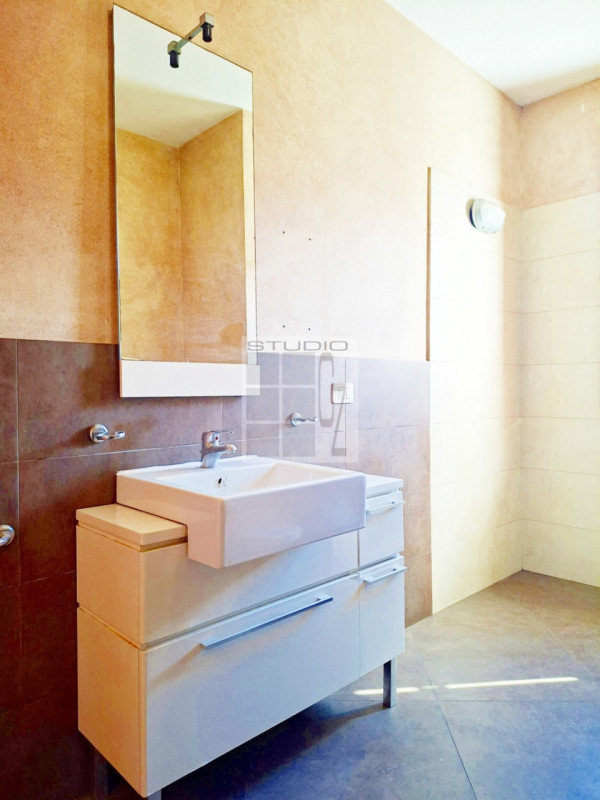 Proponiamo appartamento all'ultimo piano in centro a Loreggia!

Caratterizza l'abitazione la sple...