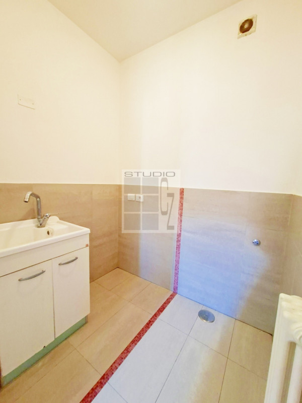 Proponiamo appartamento all'ultimo piano in centro a Loreggia!

Caratterizza l'abitazione la sple...