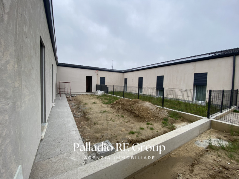 UNICO PIANO 3 CAMERE 2 BAGNI GARAGE DOPPIO GIARDINO PRIVATO AL GREZZO
Scopri questa affascinante ...