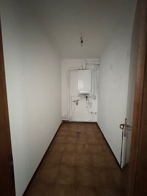 LOVOLO DI ALBETTONE (VI) Appartamento al piano rialzato con ampio soggiorno-cottura, bagno, 3 cam...