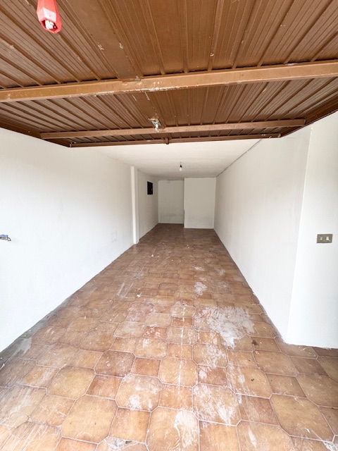 LOVOLO DI ALBETTONE (VI) Appartamento al piano rialzato con ampio soggiorno-cottura, bagno, 3 cam...