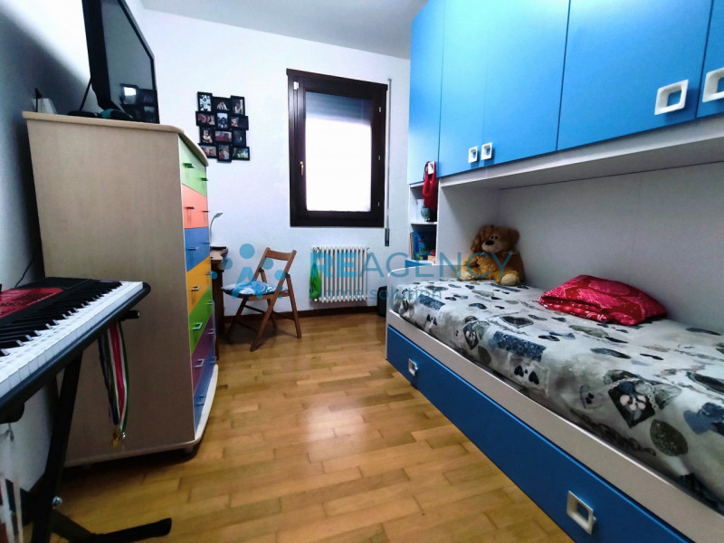 VICENZA - Ca' Balbi

CERCHI UN BICAMERE CON TERRAZZO ABITABILE DI 50 MQ?
Euro 170.000,00
CHIAMACI...