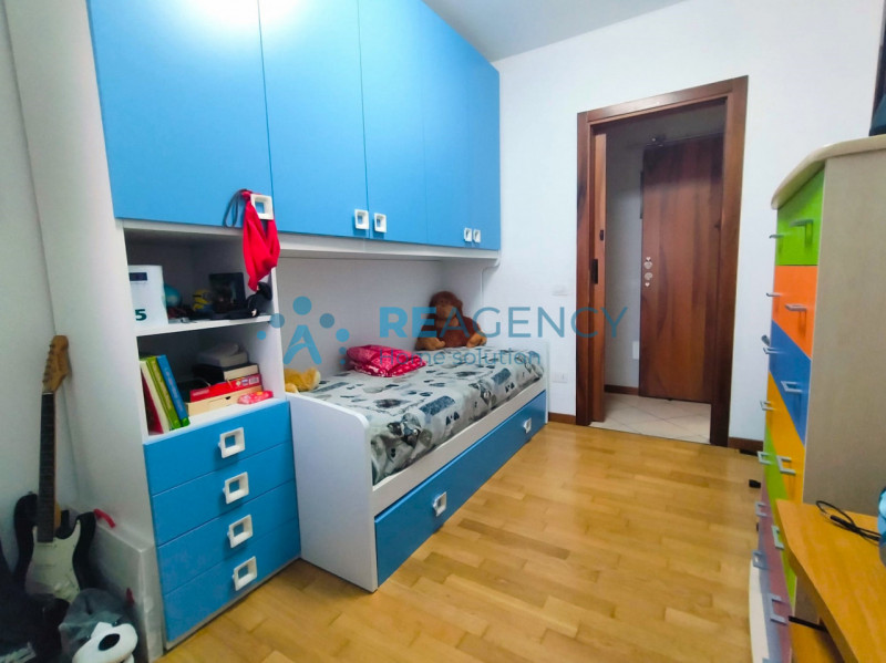 VICENZA - Ca' Balbi

CERCHI UN BICAMERE CON TERRAZZO ABITABILE DI 50 MQ?
Euro 170.000,00
CHIAMACI...