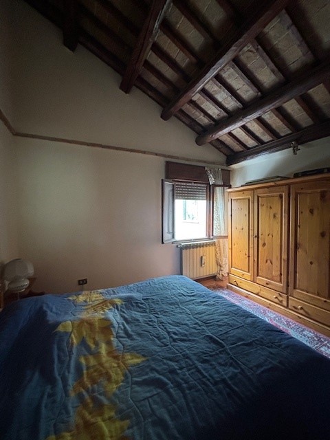 SACRO CUORE: In posizione tranquilla vicino a tutti i servizi del quartiere, porzione di casetta ...