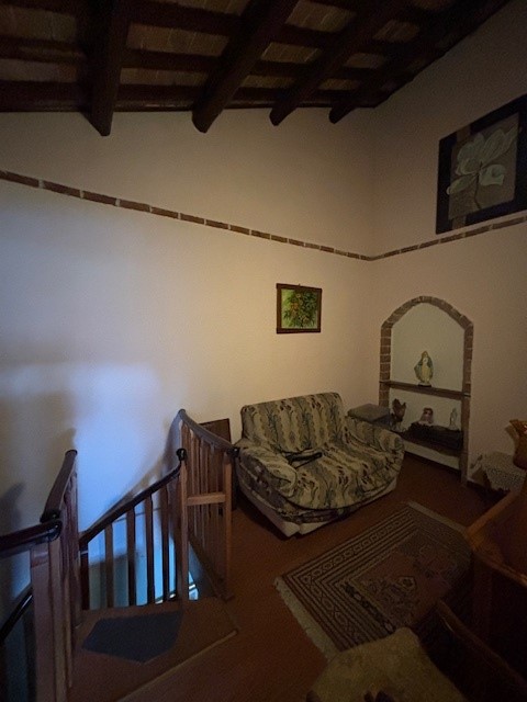 SACRO CUORE: In posizione tranquilla vicino a tutti i servizi del quartiere, porzione di casetta ...