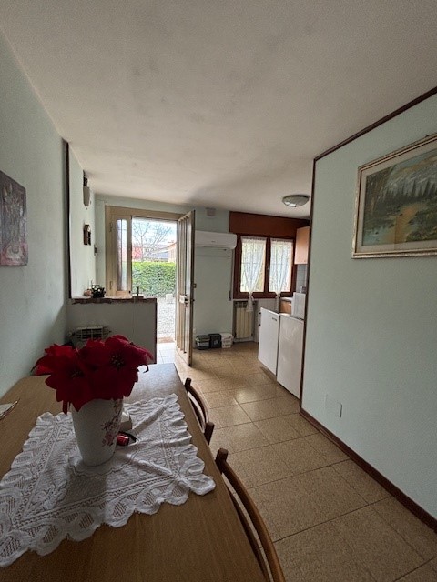 SACRO CUORE: In posizione tranquilla vicino a tutti i servizi del quartiere, porzione di casetta ...