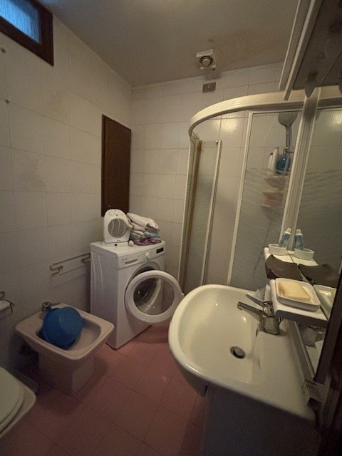 SACRO CUORE: In posizione tranquilla vicino a tutti i servizi del quartiere, porzione di casetta ...