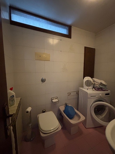 SACRO CUORE: In posizione tranquilla vicino a tutti i servizi del quartiere, porzione di casetta ...