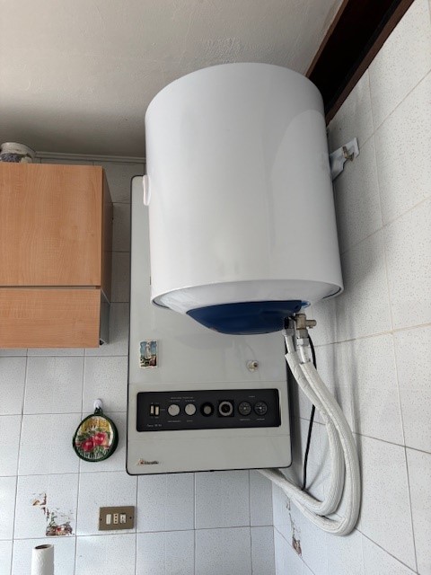 SACRO CUORE: In posizione tranquilla vicino a tutti i servizi del quartiere, porzione di casetta ...