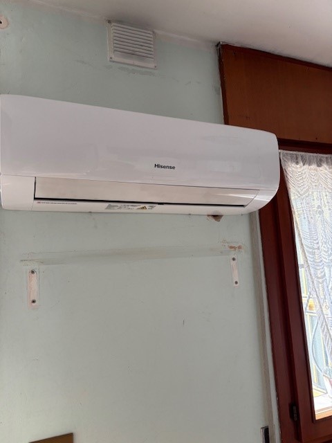 SACRO CUORE: In posizione tranquilla vicino a tutti i servizi del quartiere, porzione di casetta ...