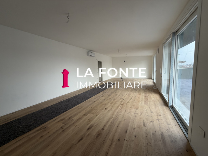 STRA - In una posizione strategica, lontano dal traffico ma al contempo vicino a tutti i principa...