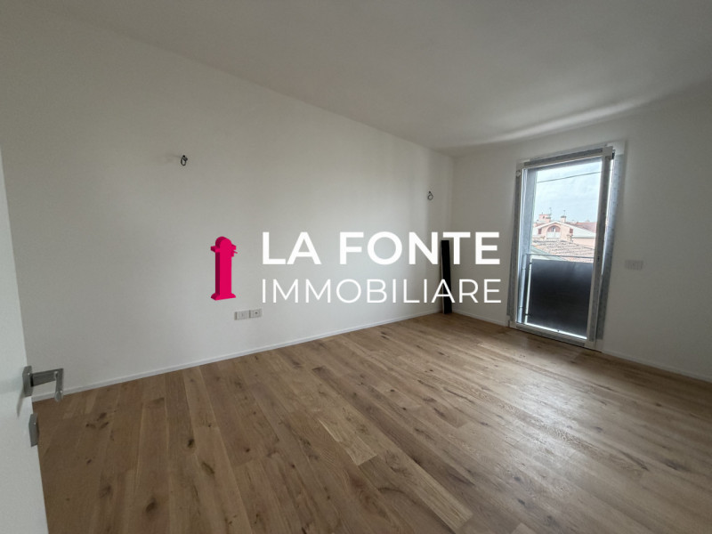 STRA - In una posizione strategica, lontano dal traffico ma al contempo vicino a tutti i principa...