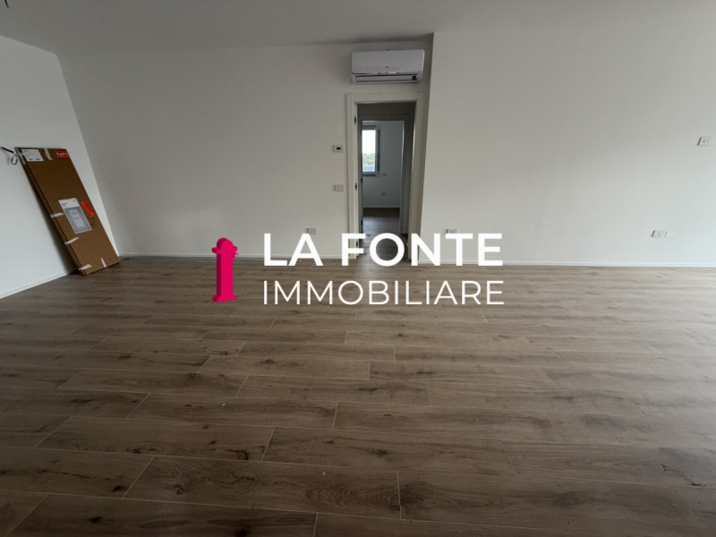 STRA - In una posizione strategica, lontano dal traffico ma al contempo vicino a tutti i principa...