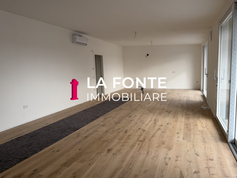 STRA - In una posizione strategica, lontano dal traffico ma al contempo vicino a tutti i principa...