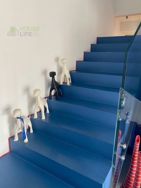 THIENE: in zona industriale e di facile accesso, IMMOBILE SINGOLO di 600 mq totali, disposto su d...