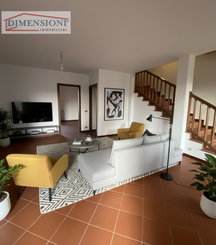 SELVAZZANO DENTRO - San Domenico proponiamo splendida porzione di Bifamiliare. 
In una zona verde...