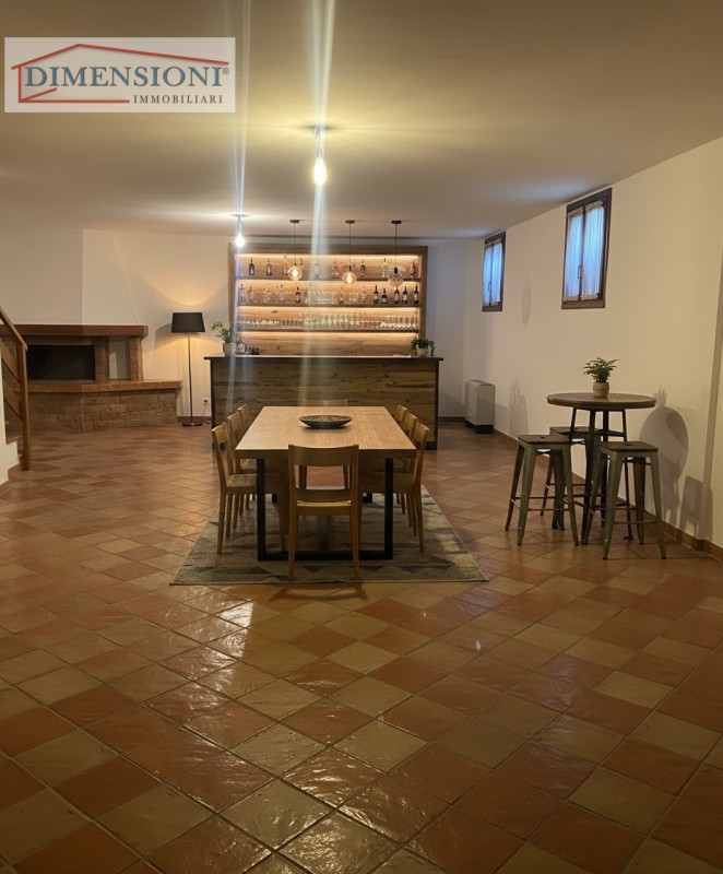 SELVAZZANO DENTRO - San Domenico proponiamo splendida porzione di Bifamiliare. 
In una zona verde...