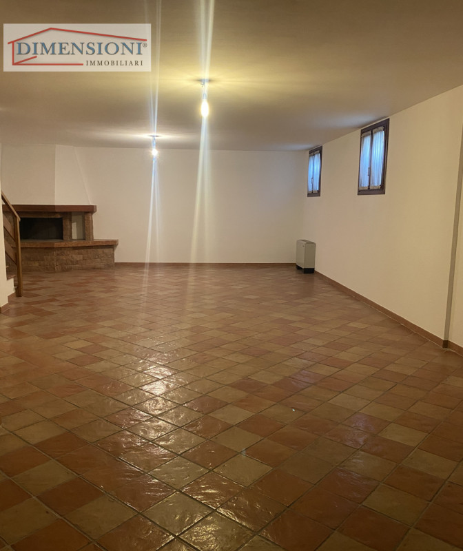 SELVAZZANO DENTRO - San Domenico proponiamo splendida porzione di Bifamiliare. 
In una zona verde...