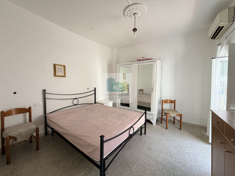 Nel cuore pulsante di Forio, a pochi passi dalla storica Chiesa del Soccorso, proponiamo in vendi...