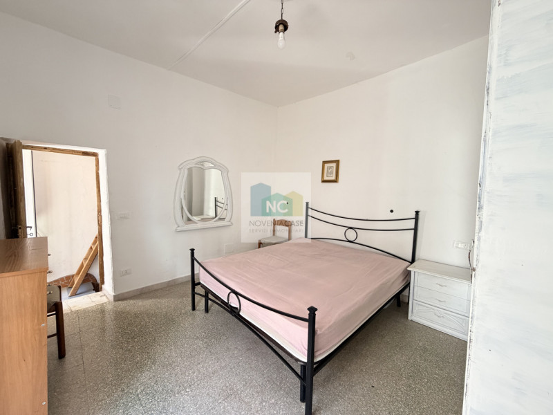 Nel cuore pulsante di Forio, a pochi passi dalla storica Chiesa del Soccorso, proponiamo in vendi...