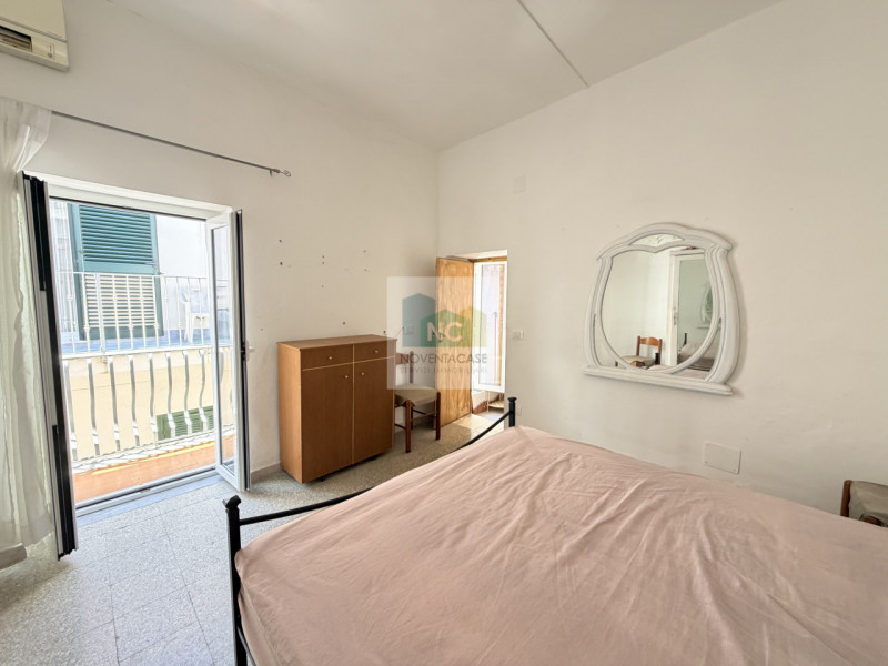 Nel cuore pulsante di Forio, a pochi passi dalla storica Chiesa del Soccorso, proponiamo in vendi...