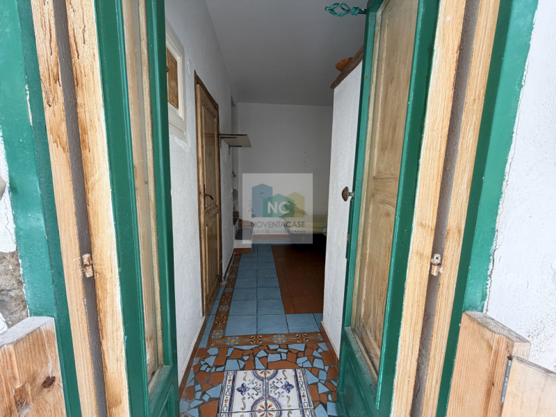 Nel cuore pulsante di Forio, a pochi passi dalla storica Chiesa del Soccorso, proponiamo in vendi...