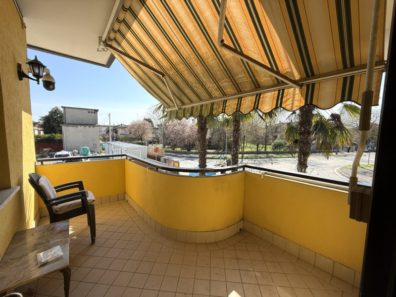 Nel cuore del tranquillo e richiesto quartiere residenziale di Ferri ad Albignasego, proponiamo i...