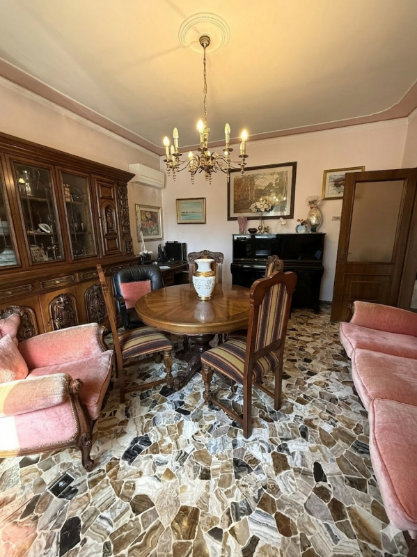 Nel cuore del tranquillo e richiesto quartiere residenziale di Ferri ad Albignasego, proponiamo i...